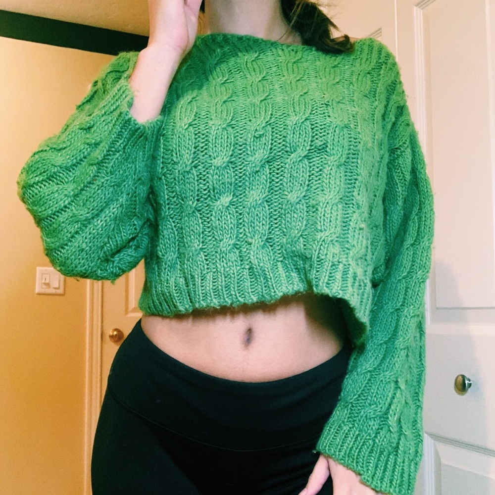 ✨ZARA Cropped Wool Sweater✨